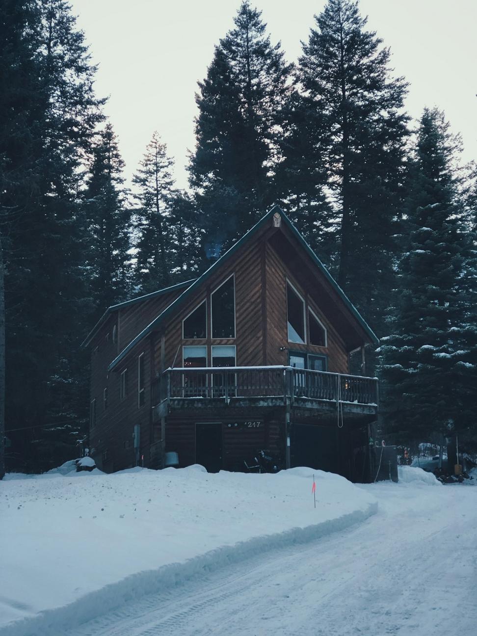 Sea-to-Sky Cabin Cluster